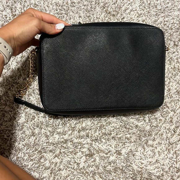 Michael Kors Jet Set Leather Crossbody Bag - Picture 3 of 4